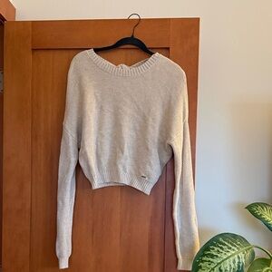 Hollister Women's Cream Crew Neck Sweater